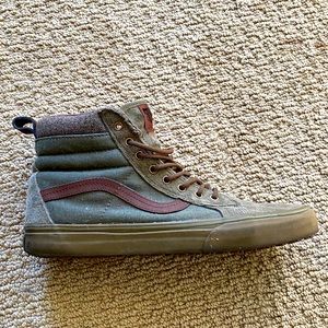 Gently Used - VANS high top sneakers 9.5M / 11W